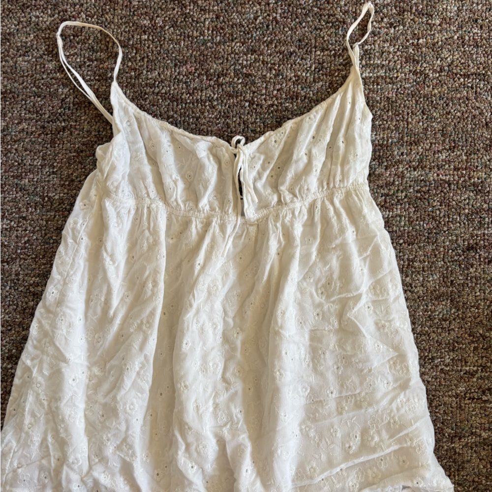 White dress sky to the moon